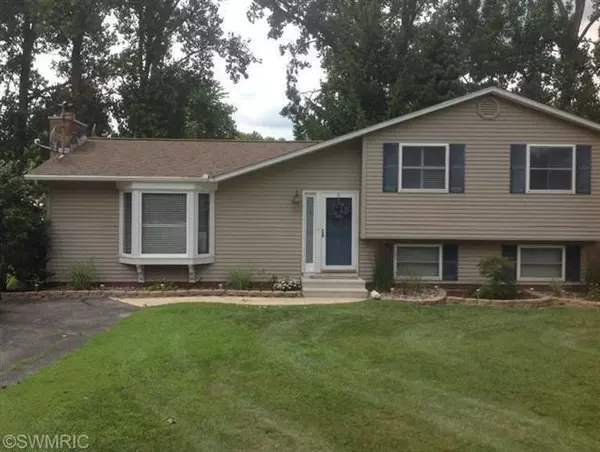 740 E CHANNEL DR, Algansee Twp, MI 49036