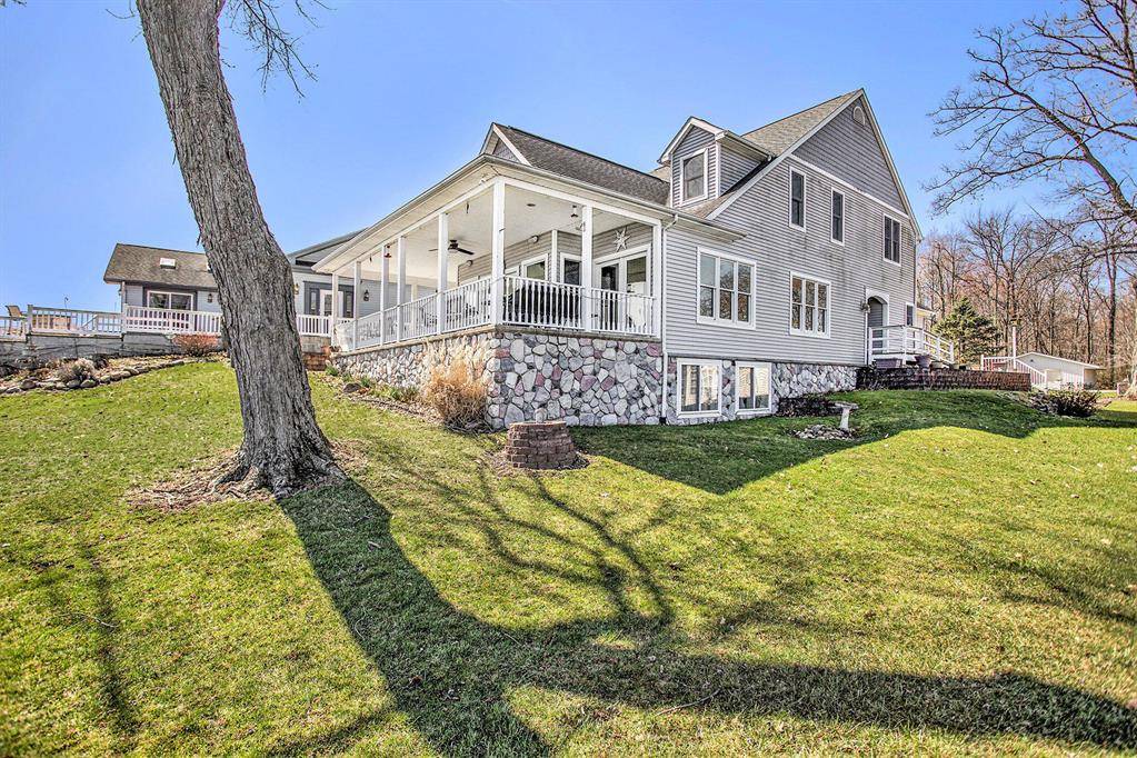 101 Lakeside Drive, Quincy Twp, MI 49082