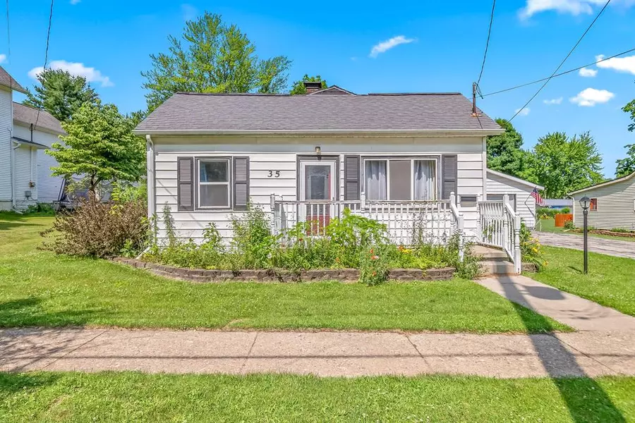 35 Pleasant Street, Quincy Twp, MI 49082