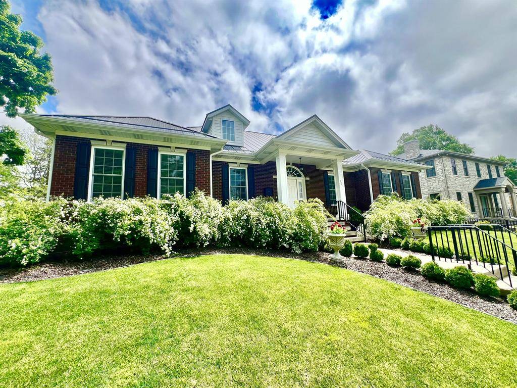Hillsdale, MI 49242,221 N Manning Street
