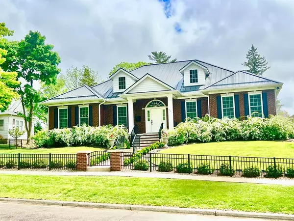Hillsdale, MI 49242,221 N Manning Street