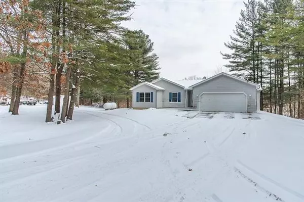 22092 Clear Lake Road N, Pennfield Twp, MI 49014