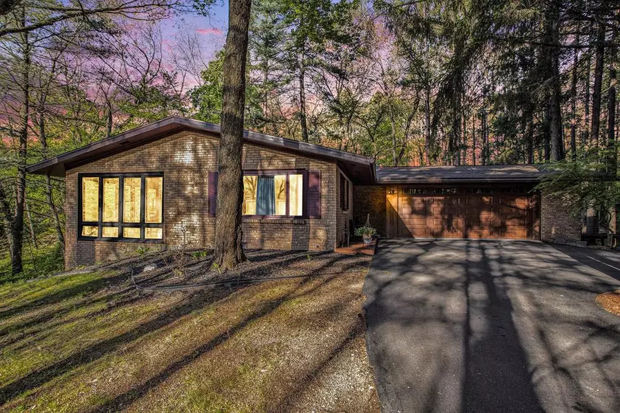 6858 Morgan Road E, Pennfield Twp, MI 49017