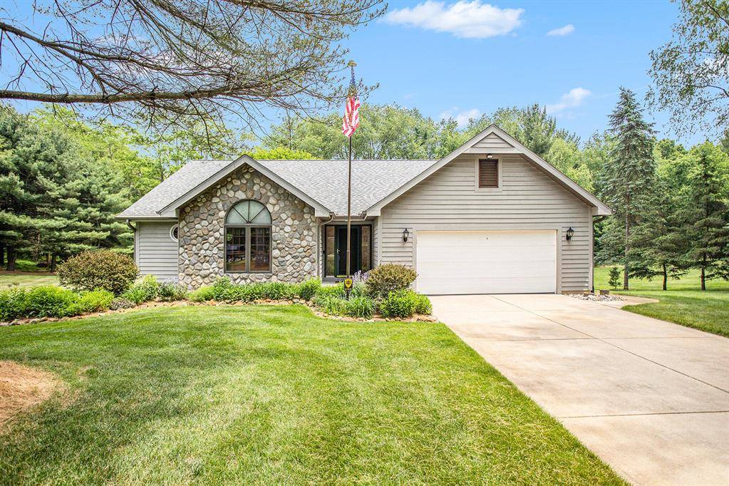 111 Carriage Hill Drive, Pennfield Twp, MI 49017