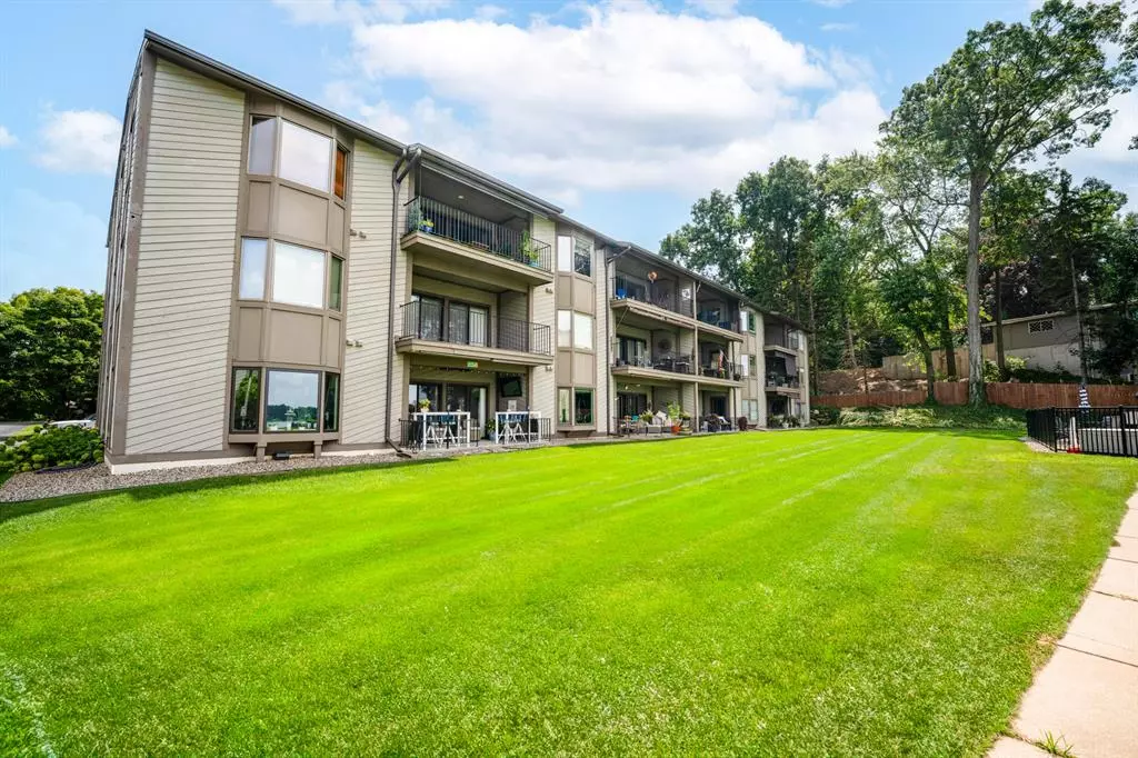 Battle Creek, MI 49015,1 Hiawatha Cove Trail 23