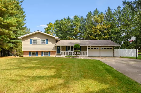 114 Wanondoger Circle, Pennfield Twp, MI 49017