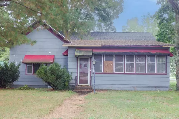 217 E Prairie Ronde Street, Dowagiac, MI 49047