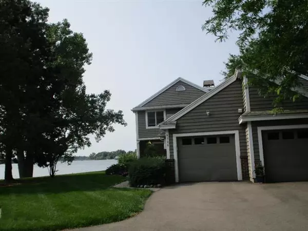 6326 W W Lake Drive, Meridian Twp, MI 48840