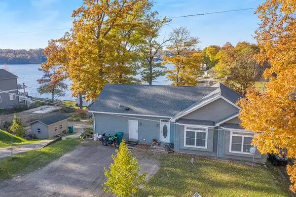 10646 Stoney Point Drive, Delton, MI 49046