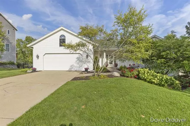 6708 Crown Point Drive, Hudsonville, MI 49426