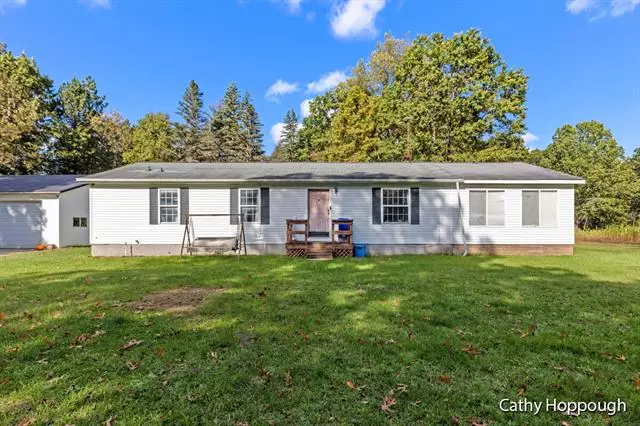 11843 Cedar Lake Road, Fenwick, MI 48834