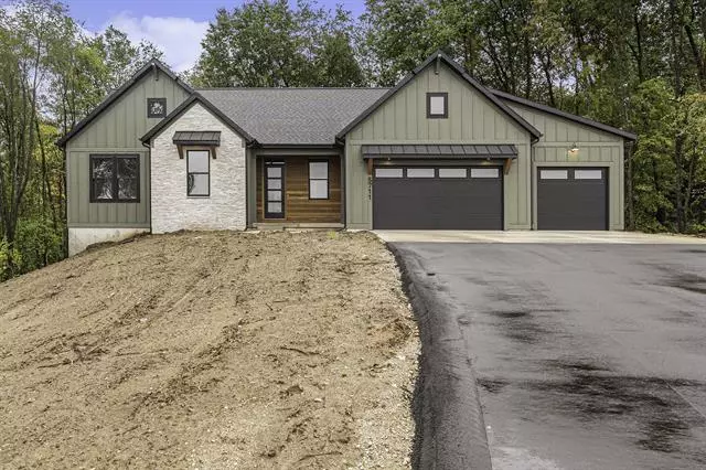 5711 Pioneer Pass SE, Caledonia, MI 49316