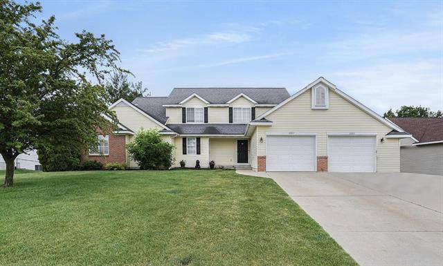 2103-2105 Kinnrow Avenue NW, Walker, MI 49534