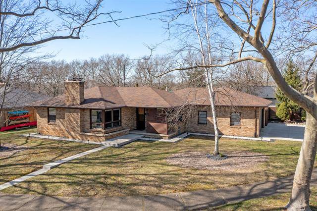 153 S Parklane Drive NE, Grand Rapids, MI 49505