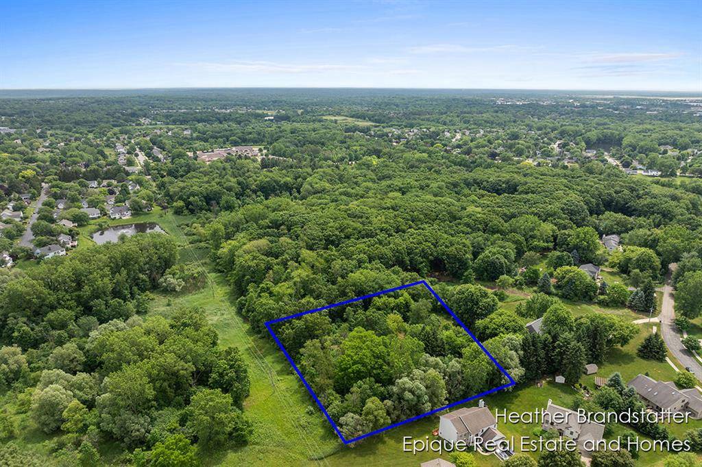 4323 Woodside Oaks Drive SE, Kentwood, MI 49546