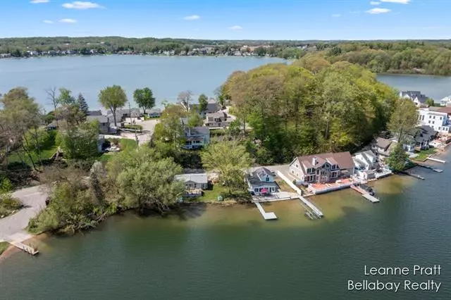 461 N Lake Drive, Leighton Twp, MI 49316