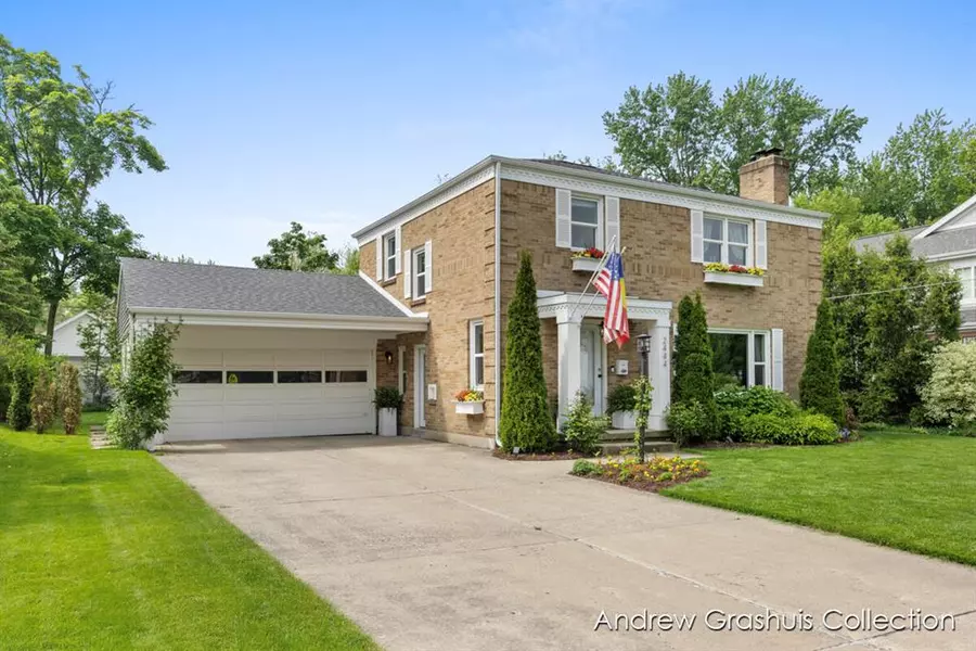 2444 Hall Street SE, East Grand Rapids, MI 49506