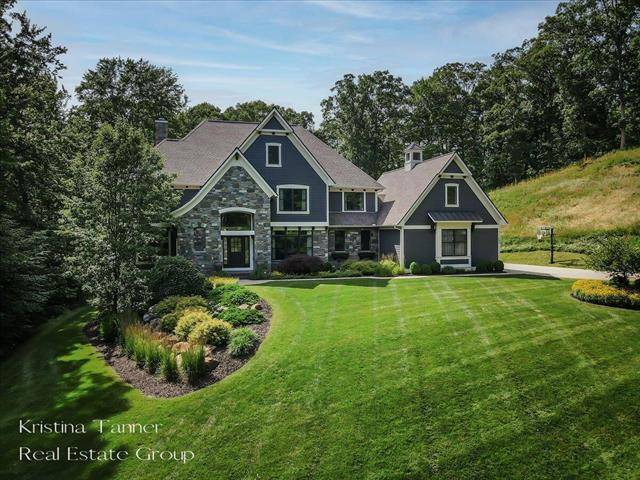 533 Pinnacle View Drive NE, Ada Twp, MI 49301