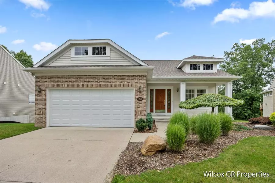 1274 Dogwood Meadows Drive SE, Cascade Twp, MI 49301