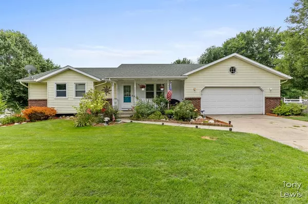 6615 Kingtree Drive SW, Byron Center, MI 49315