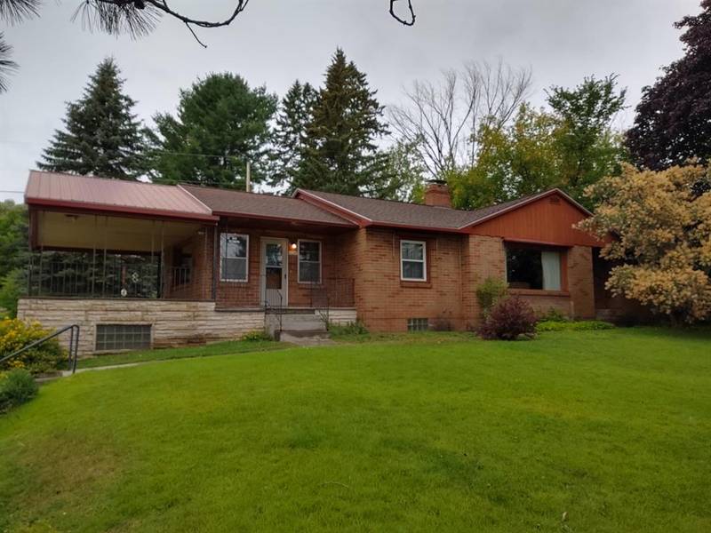 42294 Willson Memorial Drive Drive, Chassell, MI 49916