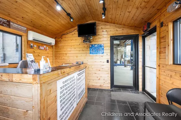 Grand Rapids, MI 49504,1608 Walker Avenue NW