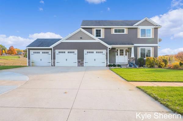 11768 Ridge Water Drive NE, Sparta, MI 49345