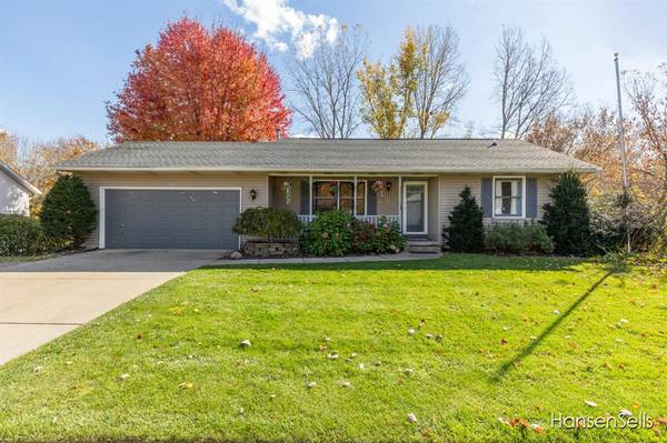 5944 Alcove Drive NE, Belmont, MI 49306