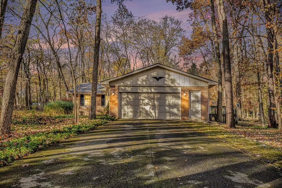 7215 Thornapple Park Drive SE, Cascade Twp, MI 49546