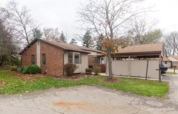 2655 Chatham Woods Drive SE, Grand Rapids, MI 49546