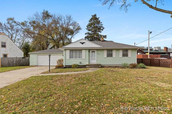 3955 Grape Avenue NE, Grand Rapids, MI 49525