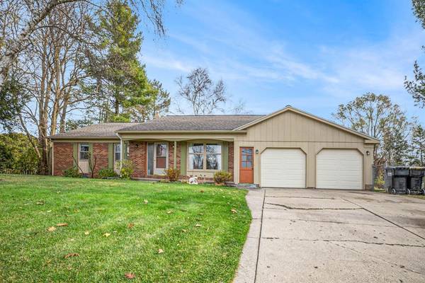 6718 Riga Avenue NE, Rockford, MI 49341