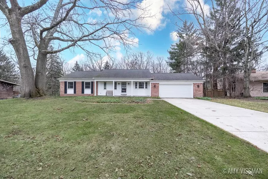 701 Greenbrier Drive SE, Grand Rapids, MI 49546