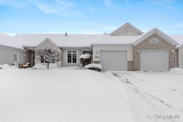 3254 Town Crossing Drive SW, Grandville, MI 49418