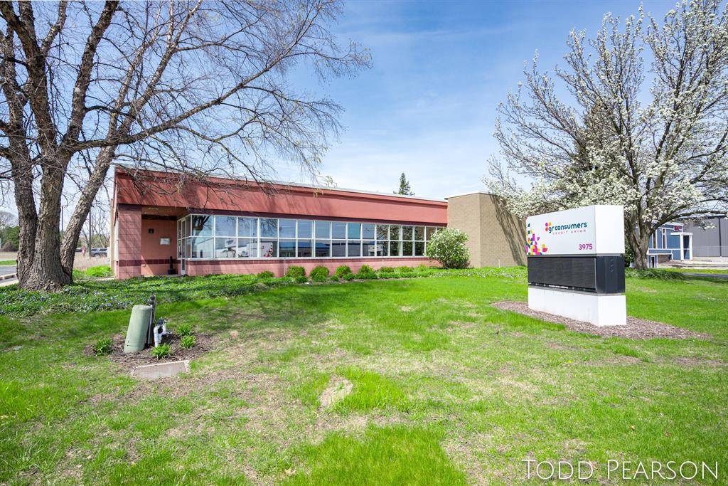 Wyoming, MI 49548,3975-3979 Clay