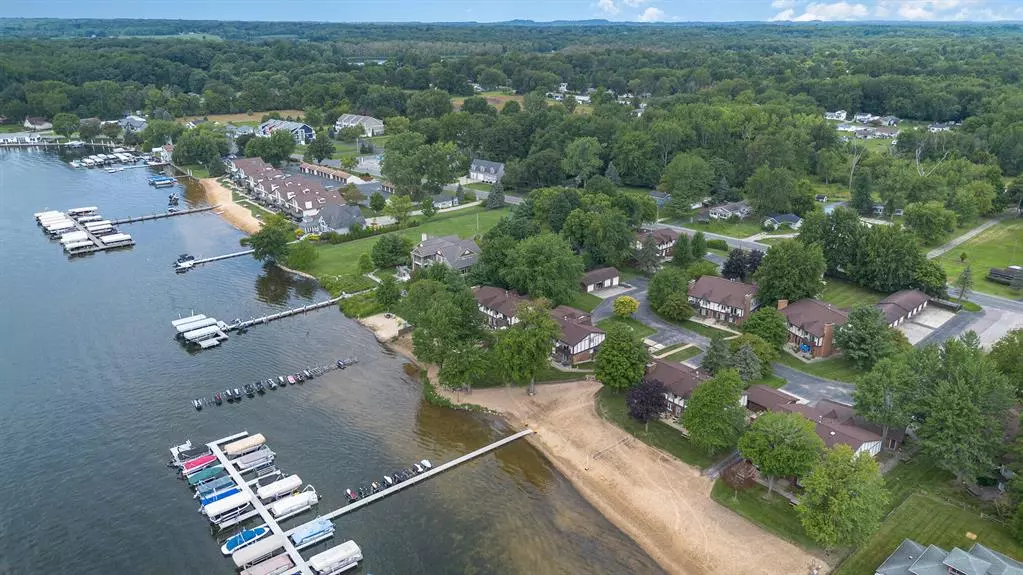 5410 Country Aire Drive 13, Coloma Twp, MI 49038