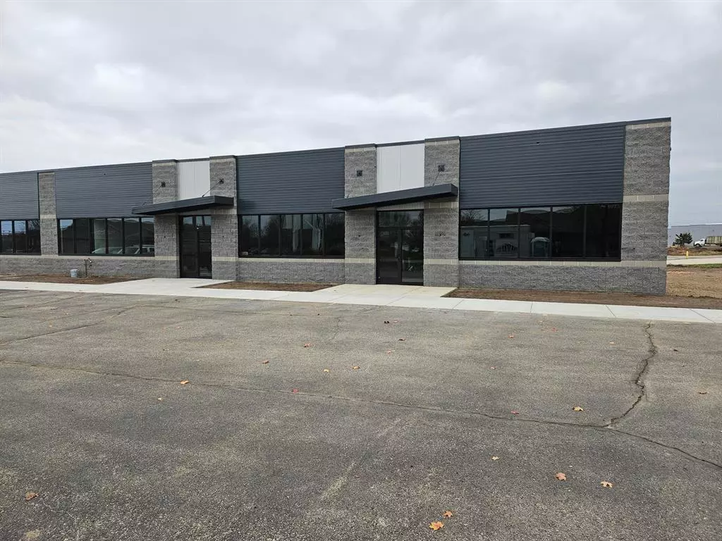 Hudsonville, MI 49426,5790 Balsam Drive 200 & 300