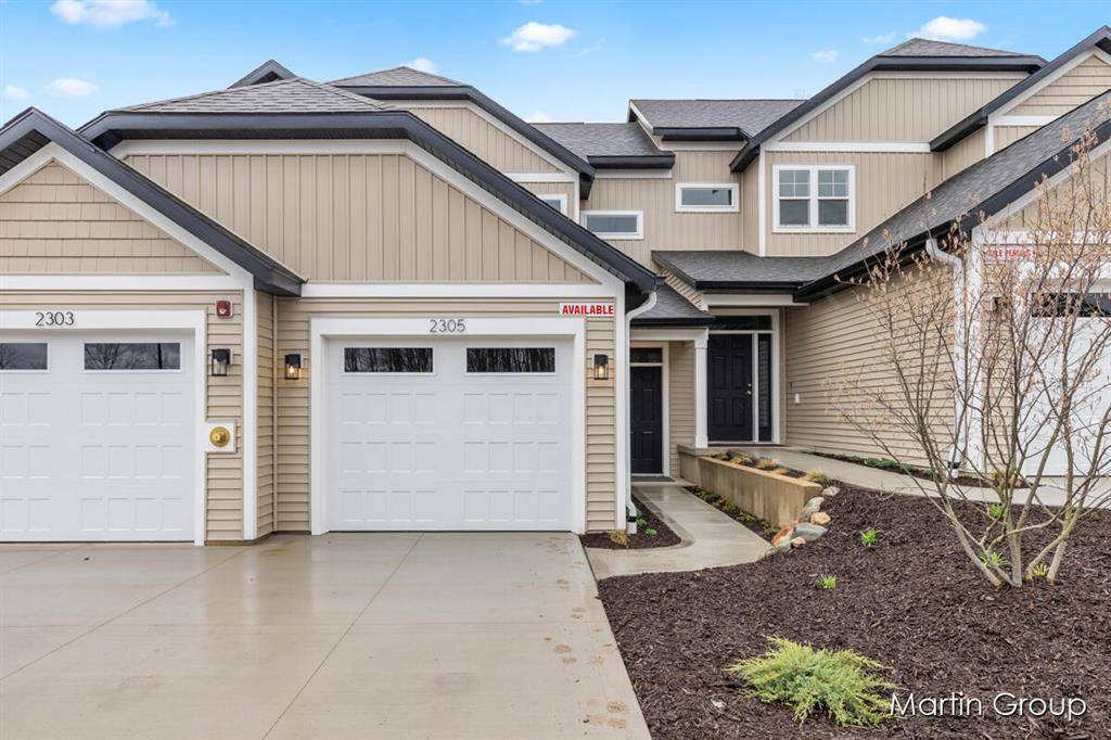 2275 Watertown Way NE, Grand Rapids, MI 49505