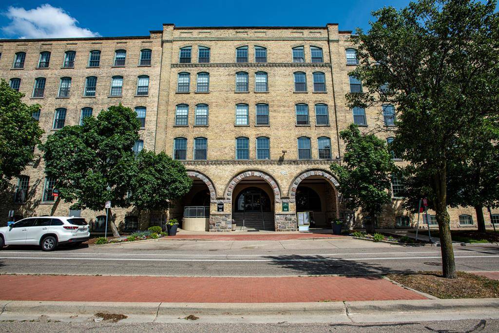 940 Monroe Avenue NW #461, Grand Rapids, MI 49503