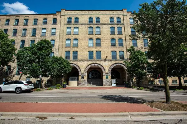 940 Monroe Avenue NW #461, Grand Rapids, MI 49503