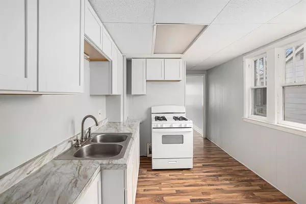 Muskegon, MI 49442,1119 E Apple Avenue