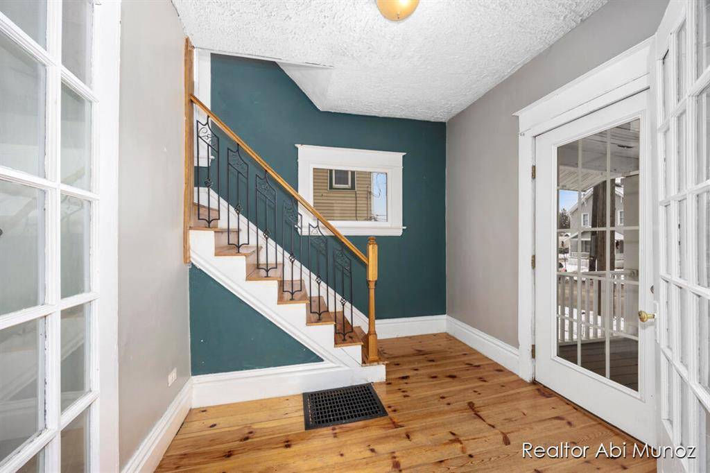 Grand Rapids, MI 49506,9 Fuller Avenue SE