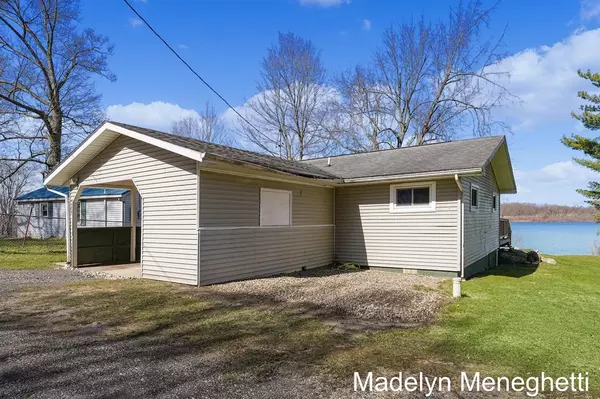 305 Clear Lake Drive, Baltimore Twp, MI 49050
