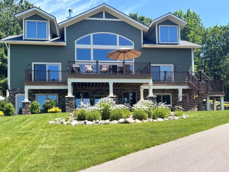 1267 Pinetree Trail, Harbor Springs, MI 49740