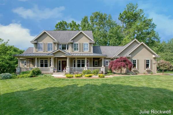 1715 Flowers Crossing Drive NE, Grand Rapids Twp, MI 49525