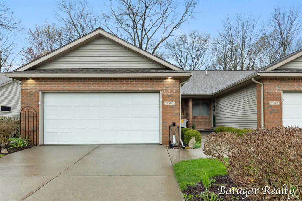 17583 Park Pl Circle, Ferrysburg, MI 49456