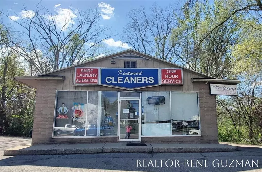 5151 Kalamazoo Avenue SE, Kentwood, MI 49508
