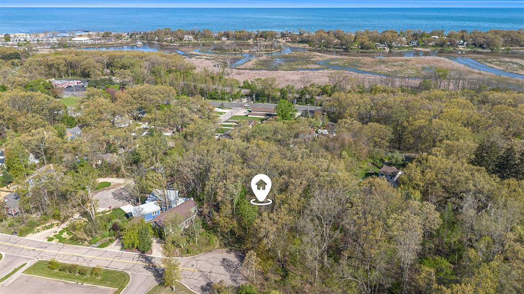 816 E Indiana Street, New Buffalo, MI 49117