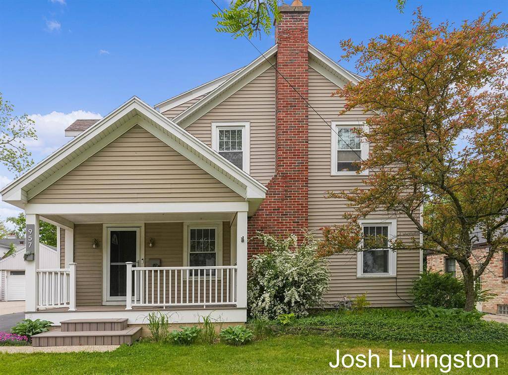 957 Breton Road SE, East Grand Rapids, MI 49506