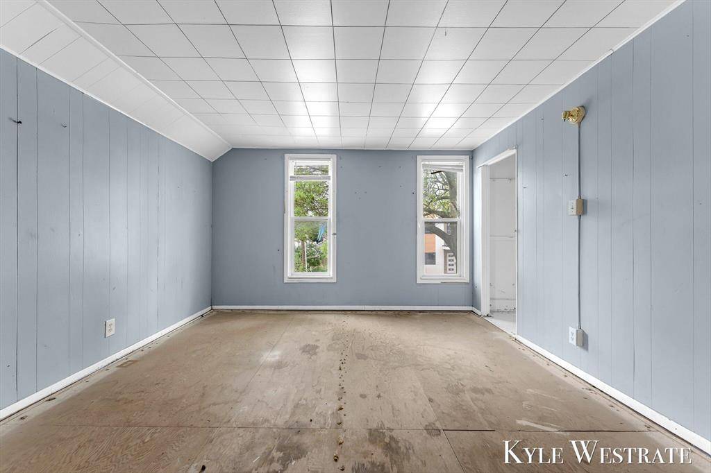 Grand Rapids, MI 49504,914 W Fulton Street